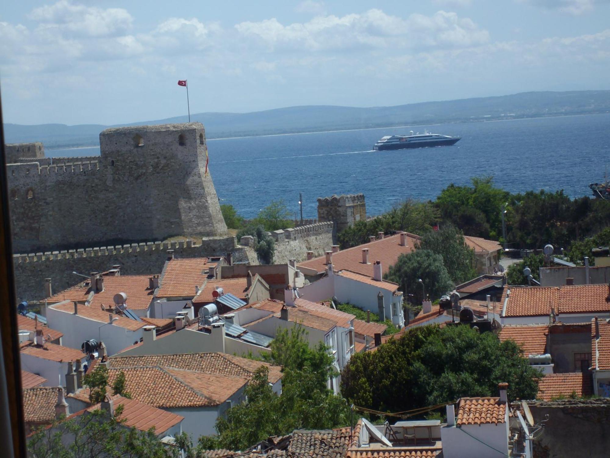 Adali Guest House Bozcaada Bagian luar foto